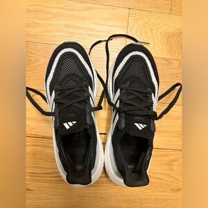 Barely worn Women’s Adidas Ultraboost Size 7